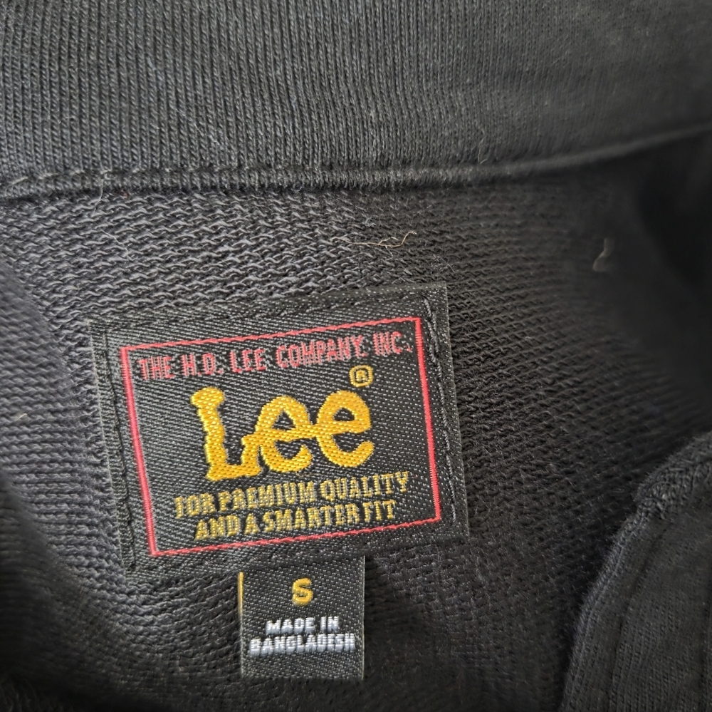 Lee Black Button-Front Pocket Crop Shirt - Picture 7 of 11